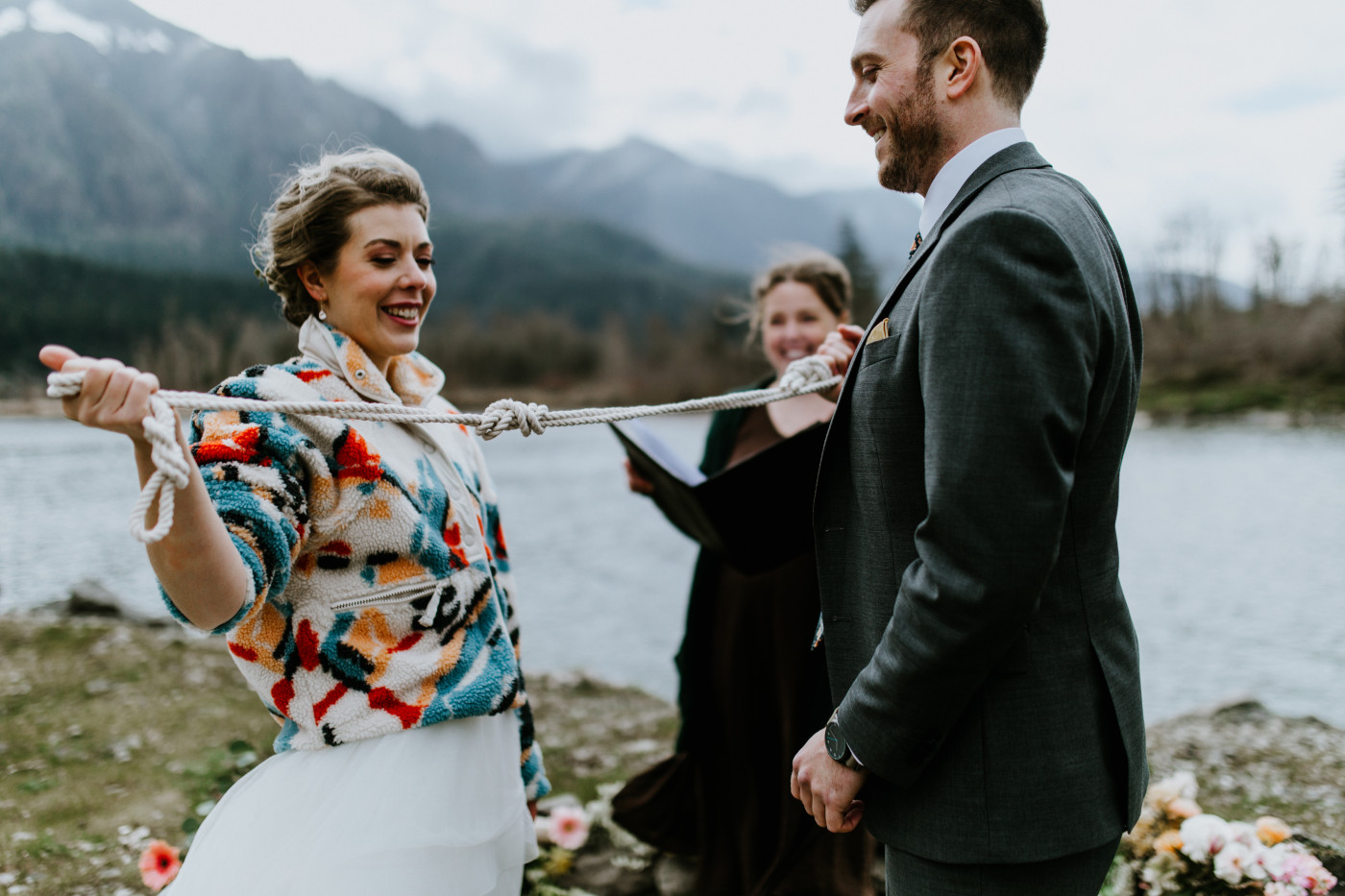 Allison and Lennie tie the knot. Elopement photography at Columbia River Gorge by Sienna Plus Josh.