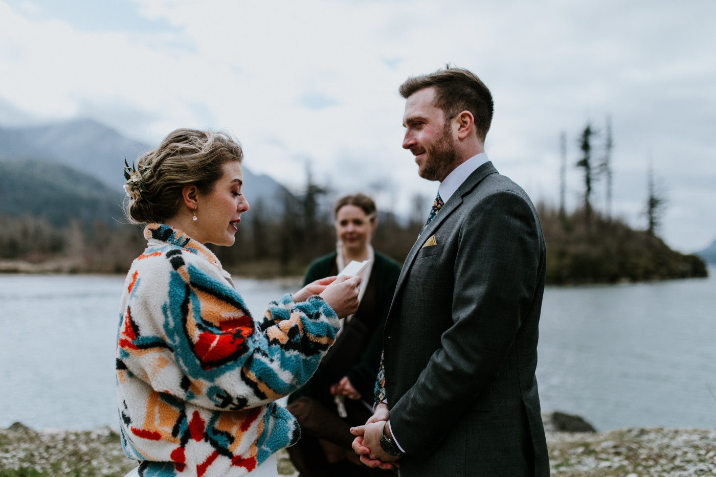 Allison reads her vows to Lennie. Elopement photography at Columbia River Gorge by Sienna Plus Josh.