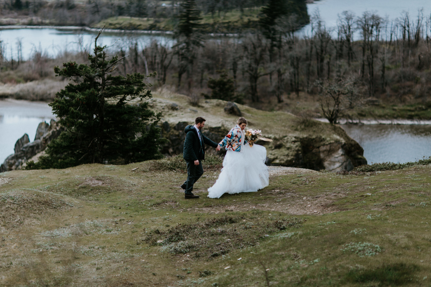 Allison and Lennie walk. Elopement photography at Columbia River Gorge by Sienna Plus Josh.