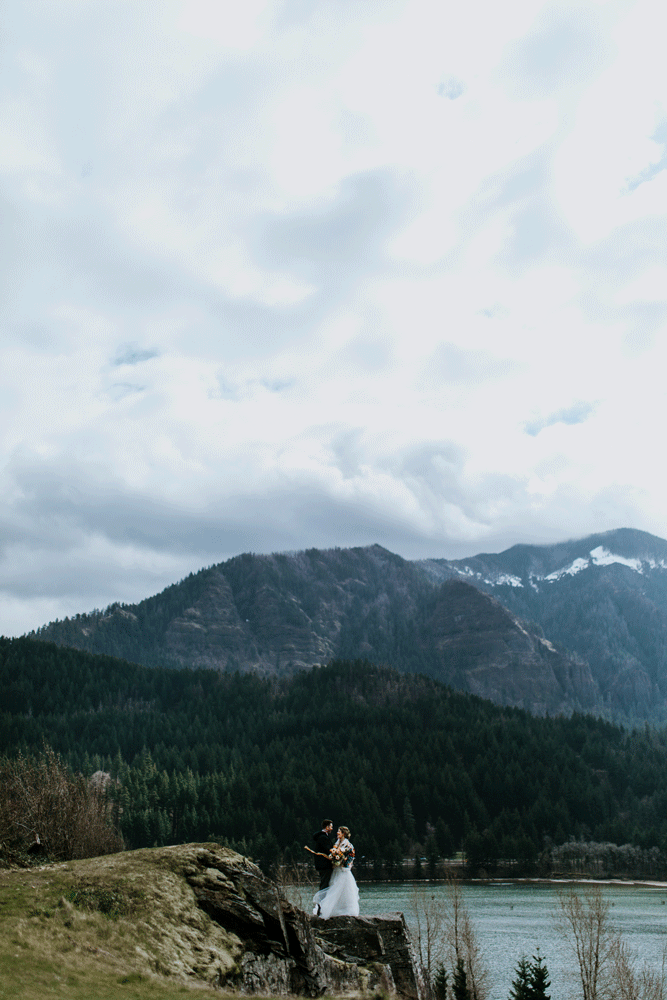 A gif of Allison and Lennie at a cliff. Elopement photography at Columbia River Gorge by Sienna Plus Josh.