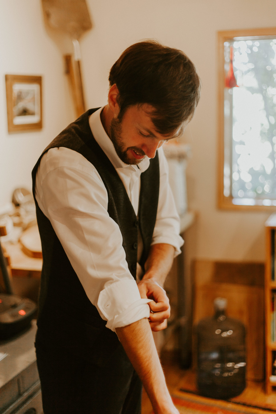 Dan does up his sleeves the Corvallis Oregon. Intimate wedding photography in Corvallis Oregon by Sienna Plus Josh.