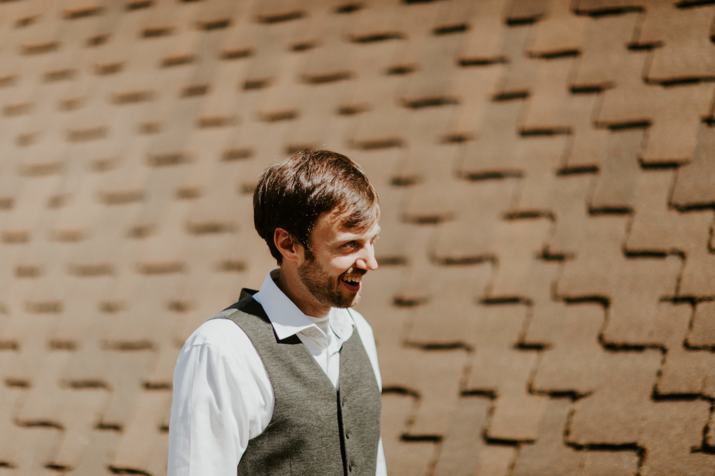 Dan reacts to Hannah in Corvallis, Oregon during their Oregon Adventure. Intimate wedding photography in Corvallis Oregon by Sienna Plus Josh.