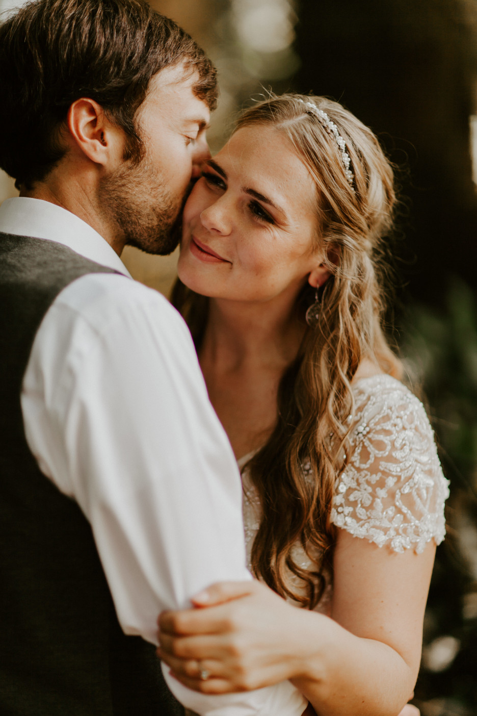 Dan kisses Hannah in Corvallis, Oregon. Intimate wedding photography in Corvallis Oregon by Sienna Plus Josh.