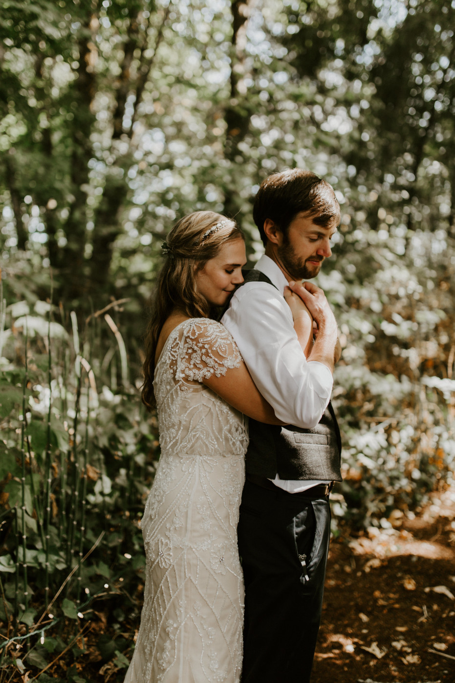 Hannah and Dan embrace in Corvallis, Oregon. Intimate wedding photography in Corvallis Oregon by Sienna Plus Josh.