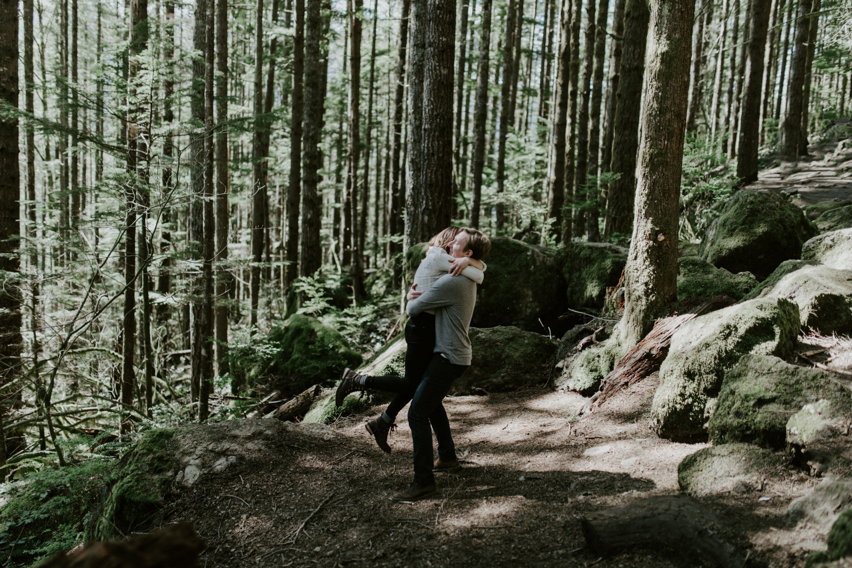 Janelle and Adam hug at Rattlesnake Lake, Washington by Sienna Plus Josh.