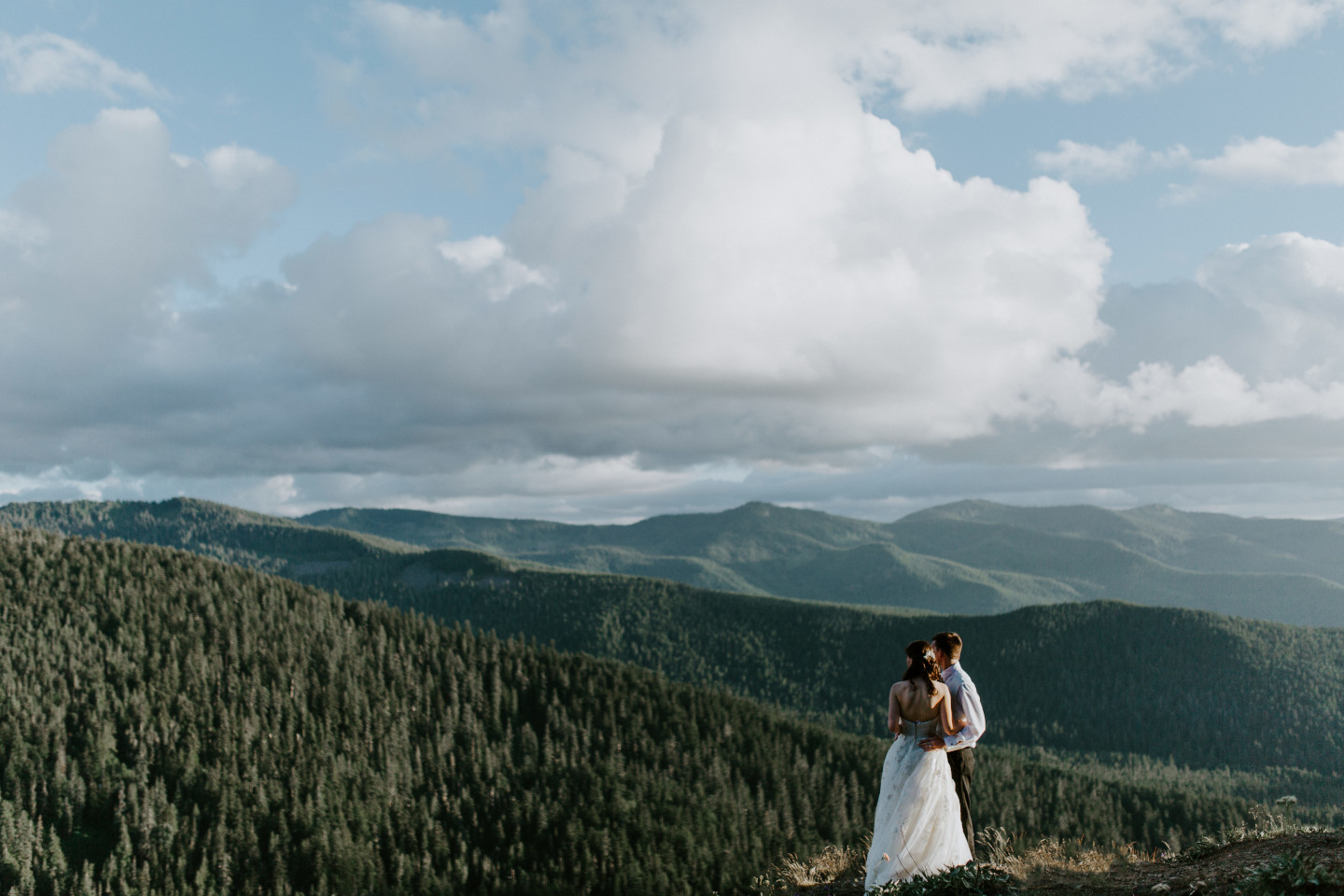 Ryan and Moira enjoy the view at Mount Hood. Adventure elopement wedding shoot by Sienna Plus Josh.