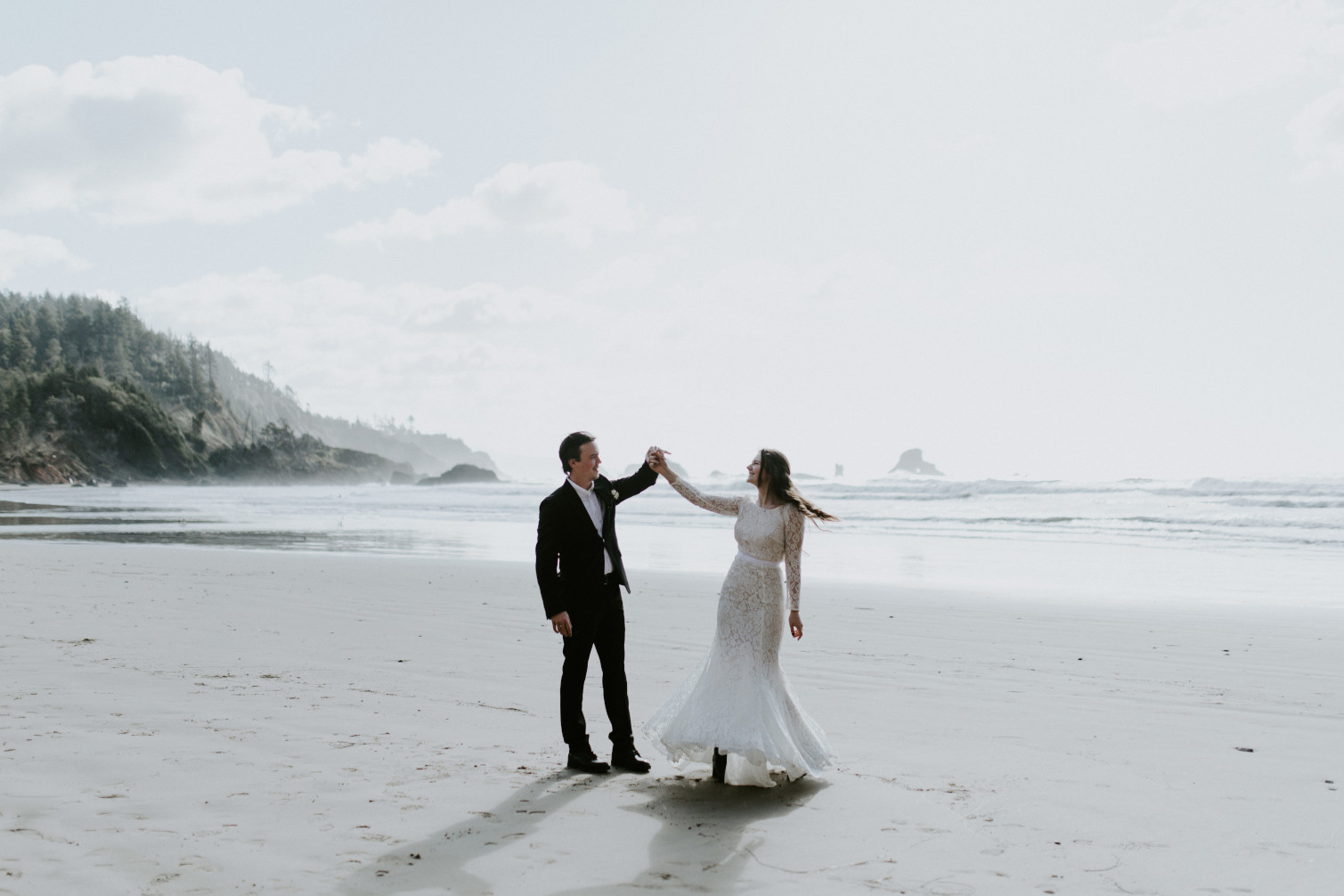 Nicole and Vlad . Elopement wedding photography at Cannon Beach by Sienna Plus Josh.