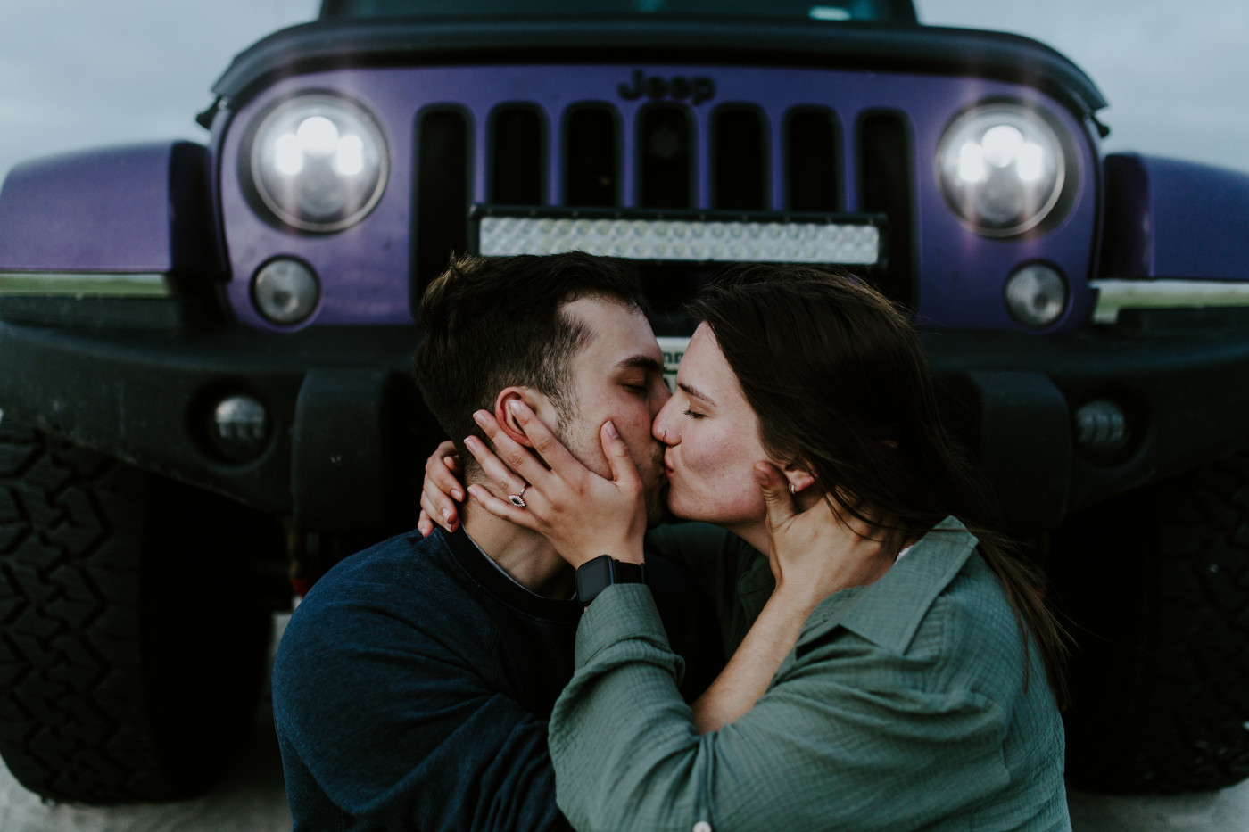 Taylor and Kyle kiss in front of the Jeep. Elopement photography at North Cascades National Park by Sienna Plus Josh.