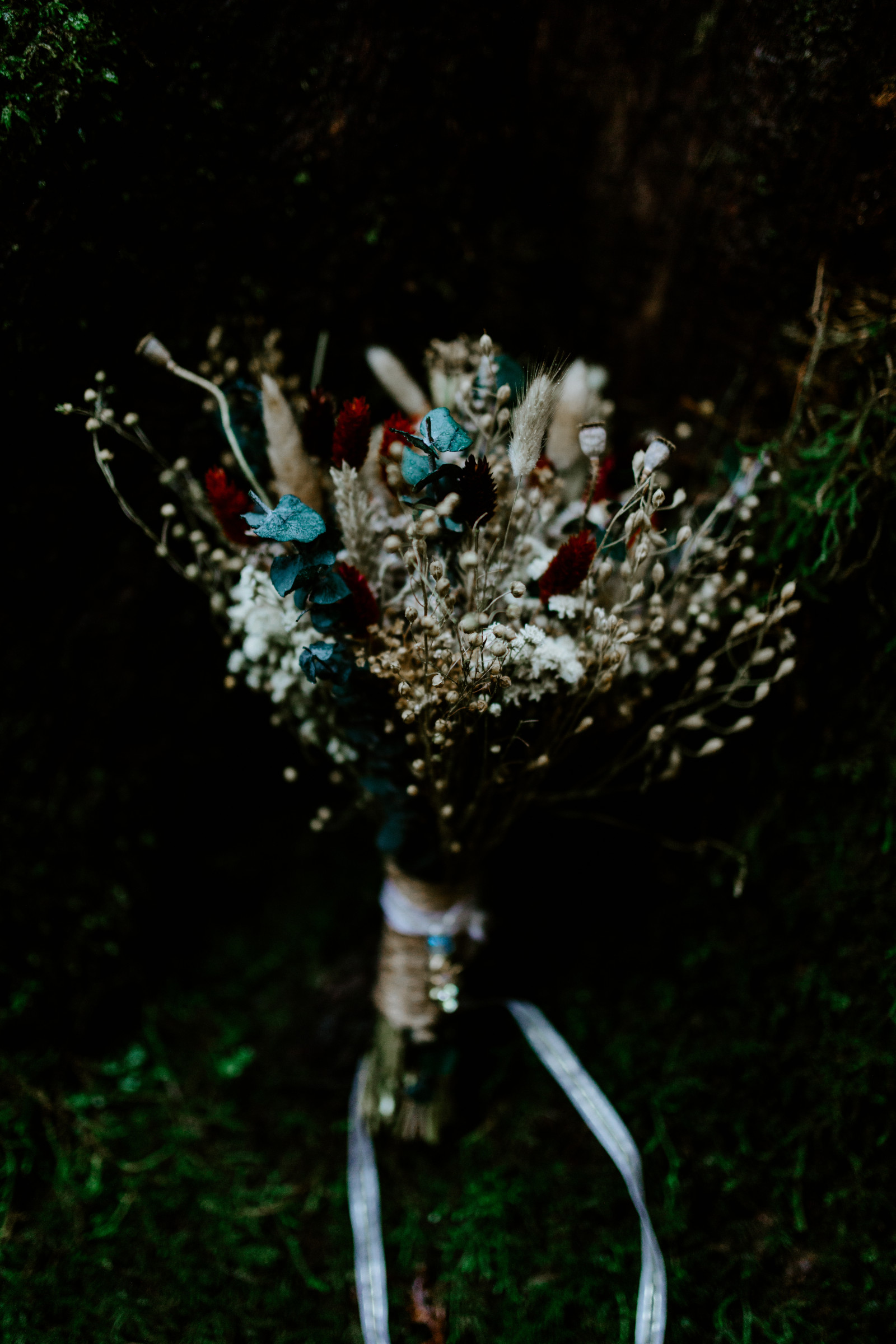 The floral arrangement for the elopement. Elopement photography in the Olympic National Park by Sienna Plus Josh.