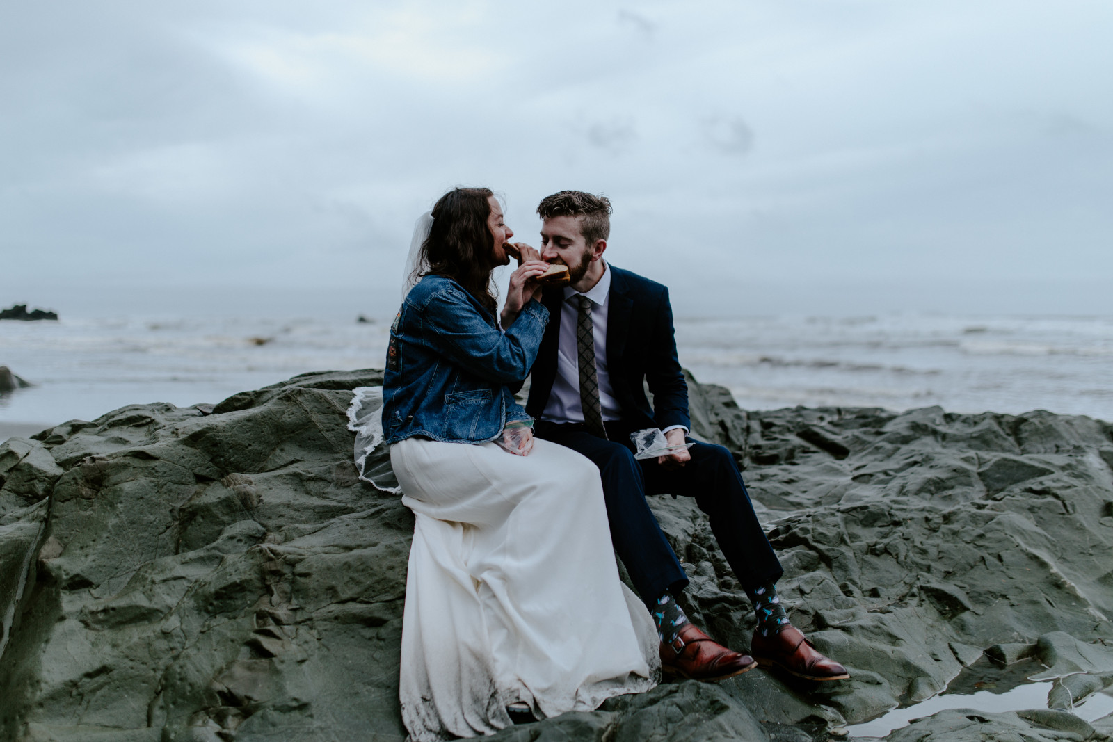 Mollie and Corey eat their sandwiches. Elopement photography at Olympic National Park by Sienna Plus Josh.