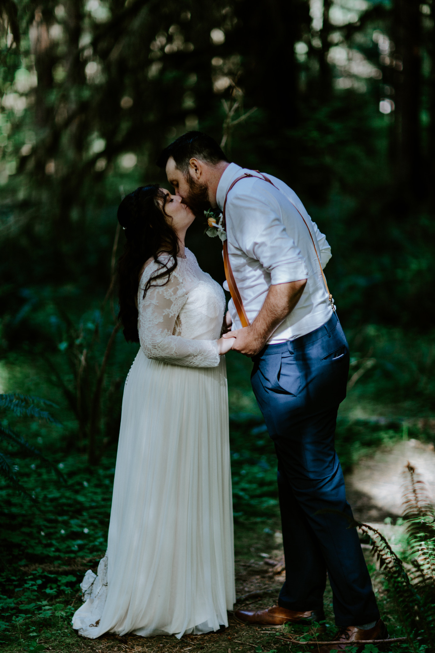 Jack and Brooke kiss. Elopement photography at Olympic National Park by Sienna Plus Josh.