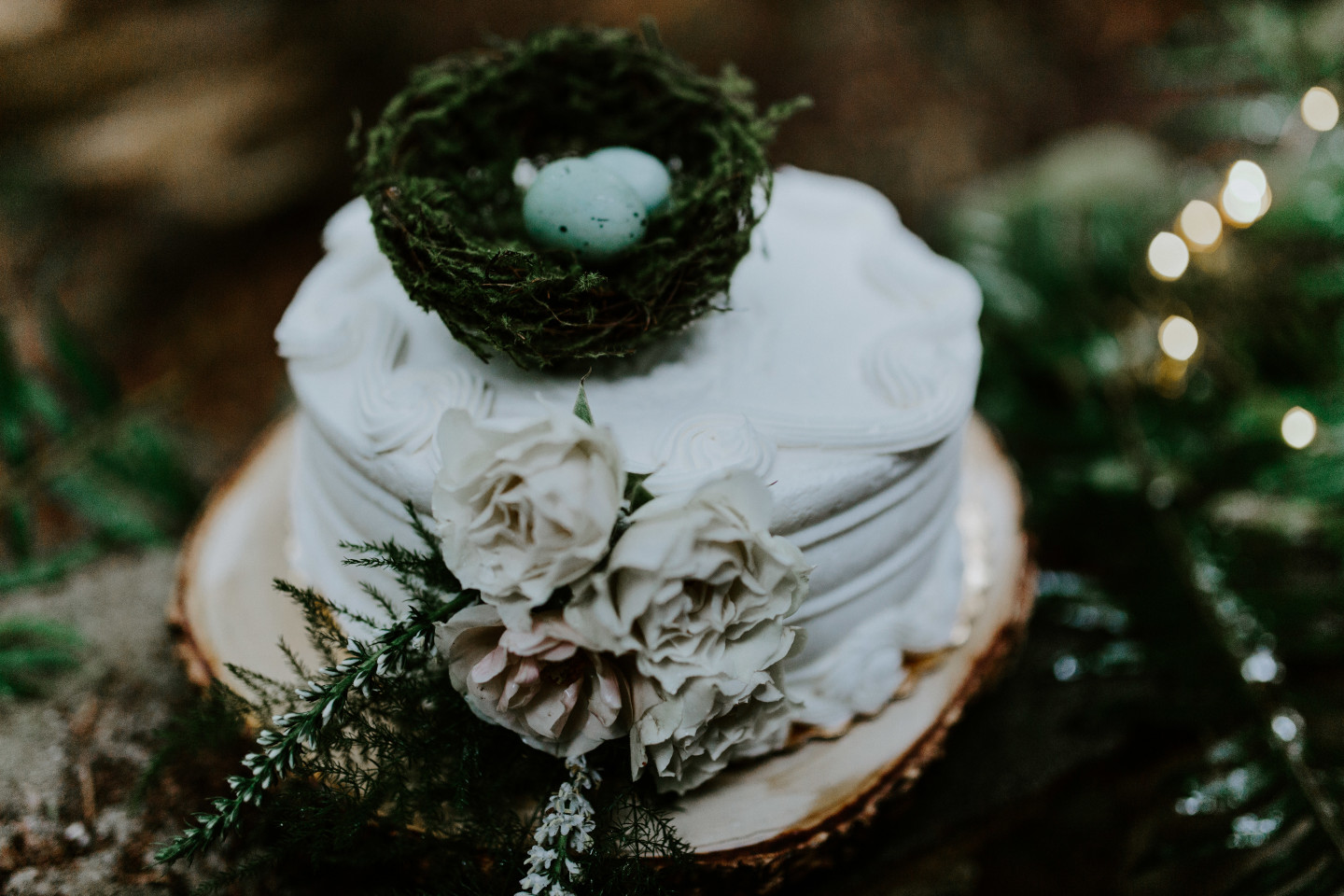 A close up of the wedding cake at Skamania House, Washington. Elopement photography in Portland Oregon by Sienna Plus Josh.